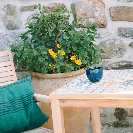 The Quixote House 3*