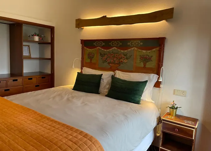 The Quixote House 3*